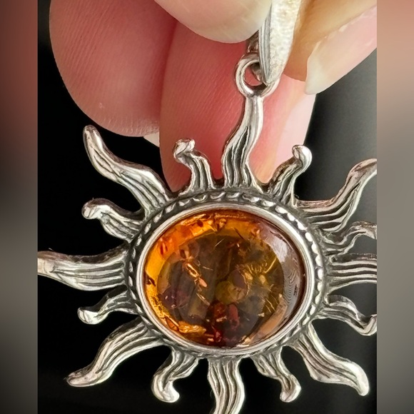💛Baltic Amber sun design in 925 silver necklace ⭐️NWOT - Picture 10 of 14